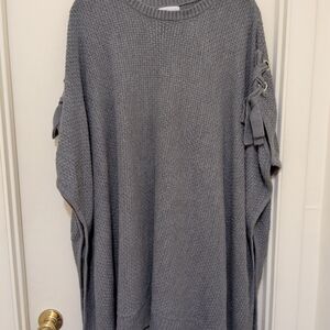 New York & Company Gray Poncho Sweater S/M – Cozy Oversized Knit Cape Wrap